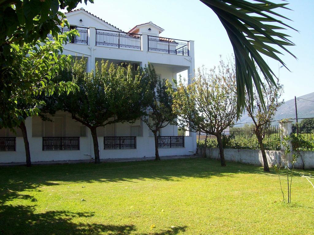 Yiota Studios Alykes  Luaran gambar