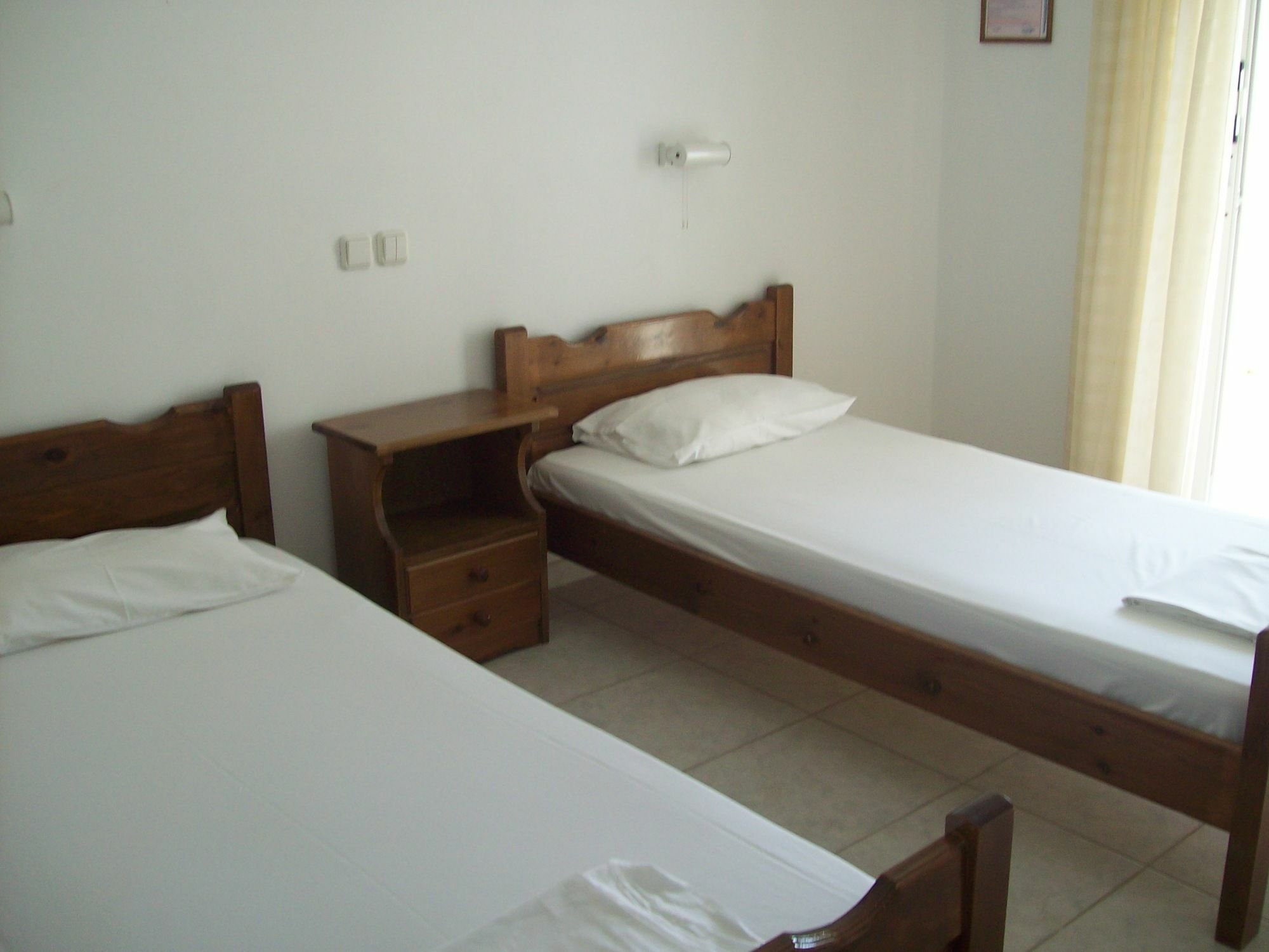 Yiota Studios Alykes  Luaran gambar